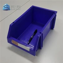 Pie sienas piestiprināmu detaļu organizators